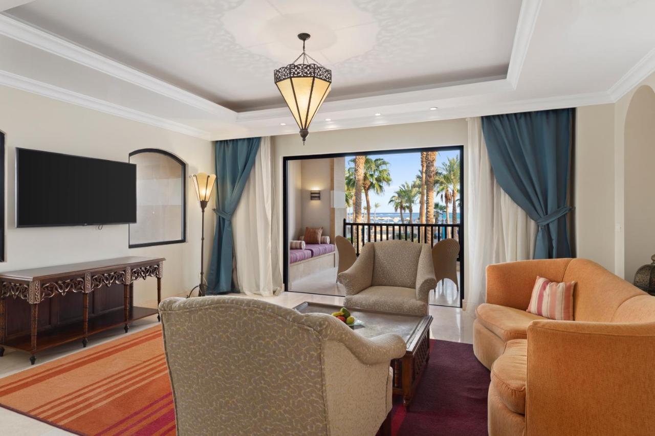 Pickalbatros The Palace Port Ghalib Esterno foto A suite at the Hilton Sharm El Sheikh