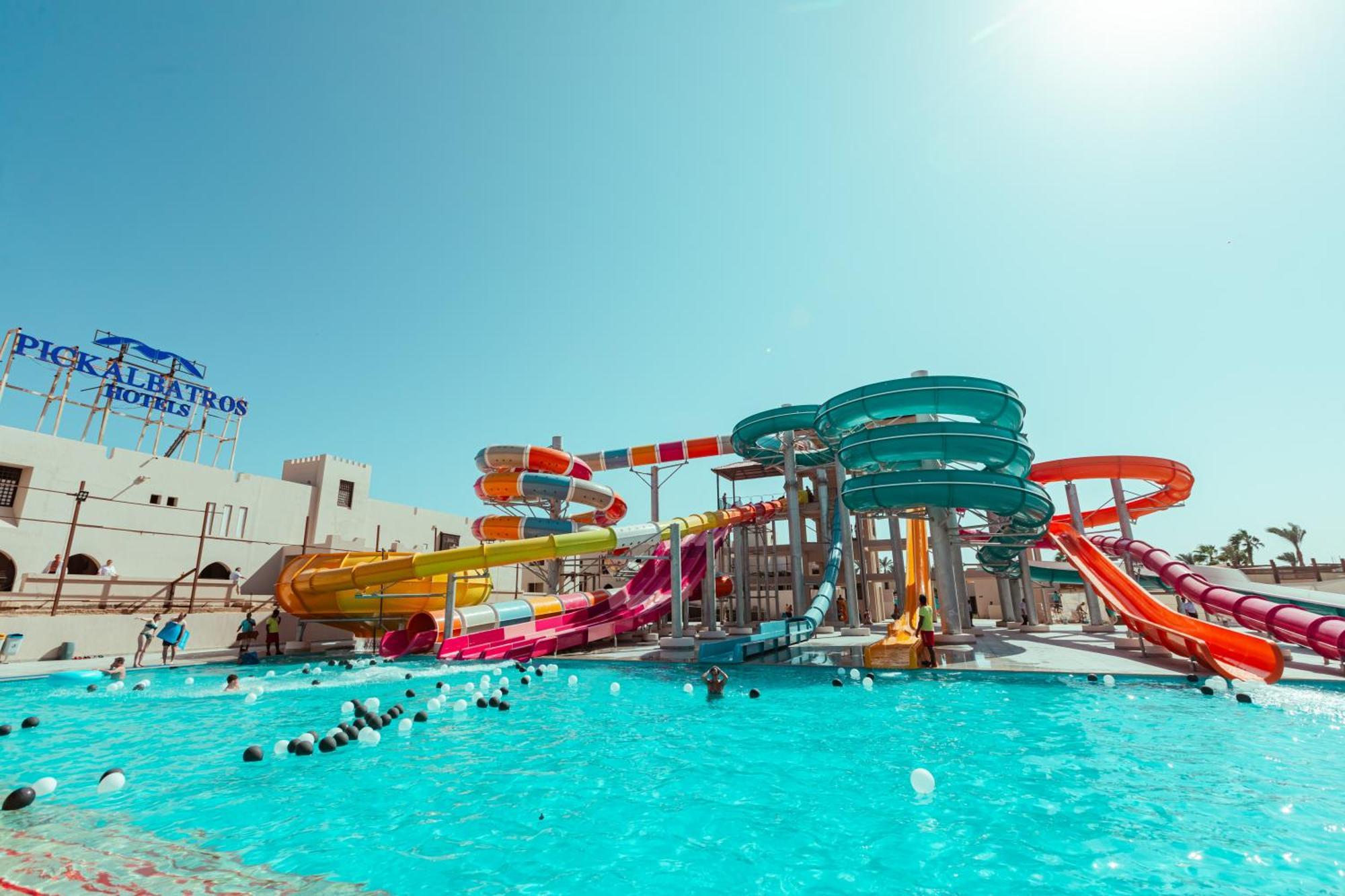 Pickalbatros The Palace Port Ghalib Esterno foto Water park